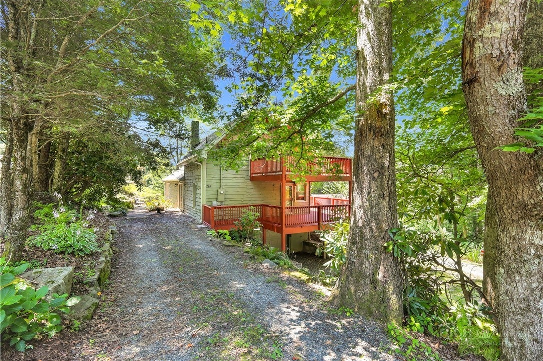 188 Holly Lane