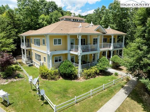 Condominium in Boone NC 147 Moonlight Ridge Road.jpg