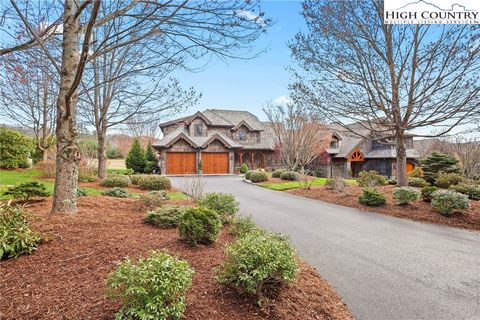 Photo of 768 Turtle Creek Drive #3B, Boone, NC 28607 (MLS # 250091)