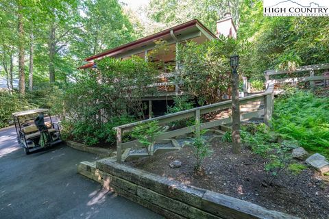 Photo of 307 Lakeview Road, Newland, NC 28657 (MLS # 256346)