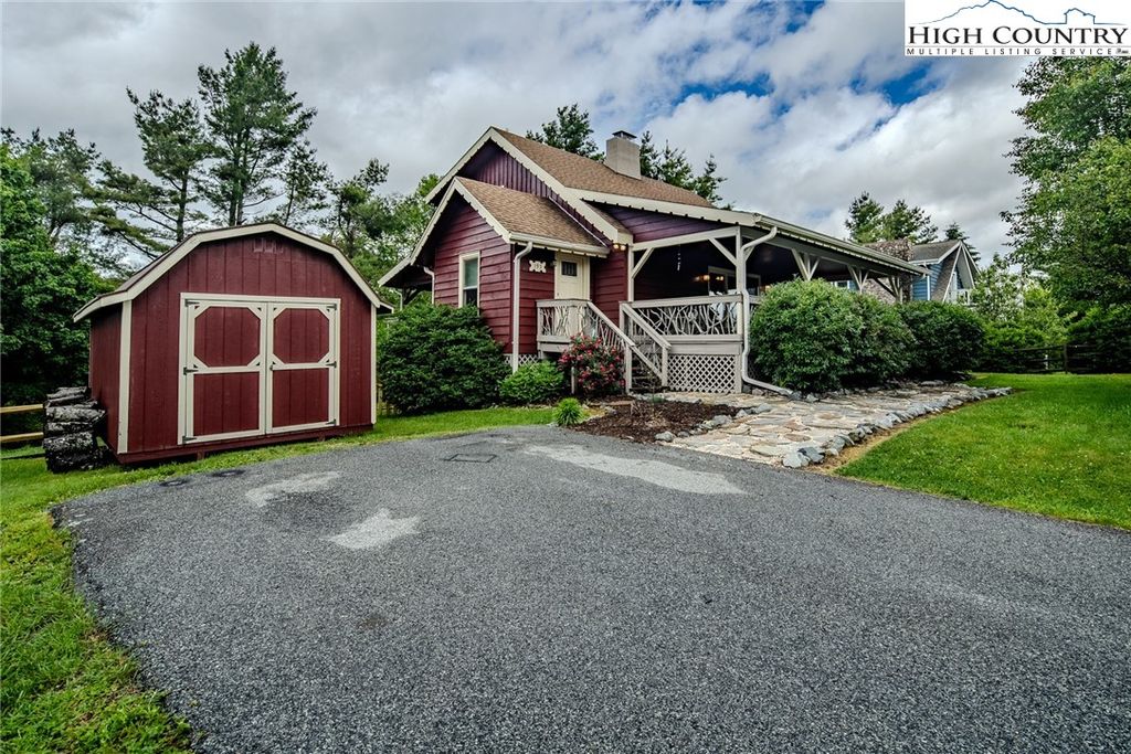 Photo of 193 Grovers Knob, Blowing Rock, NC 28605 (MLS # 259291)