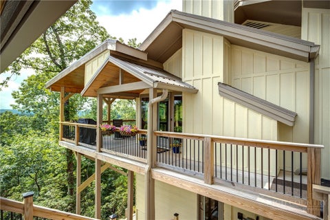 Photo of 287 Stoney Creek Loop, Newland, NC 28657 (MLS # 264057)
