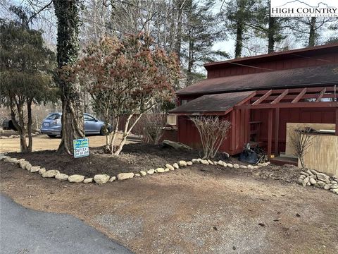 Photo of 417 Grand Boulevard, Boone, NC 28607 (MLS # 248184)