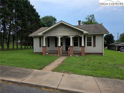 Photo of 117 Hillcrest Street, Jonesville, NC 28642 (MLS # 256569) Photo of 117 Hillcrest Street, Jonesville, NC 28642 (MLS # 256569)