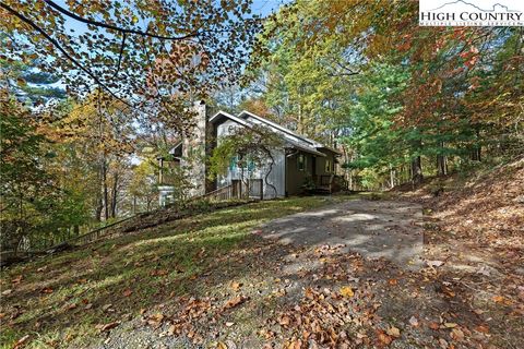 Photo of 840 Holly Dale Drive, Spruce Pine, NC 28777 (MLS # 258553)