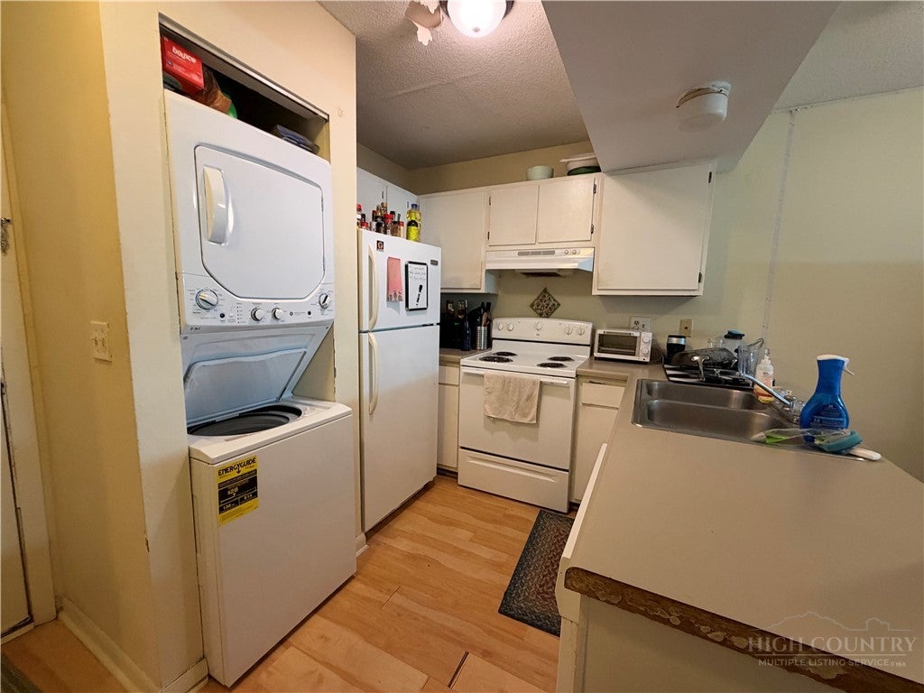 229 E King Street 32