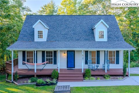 Photo of 76 Overlook Point, Spruce Pine, NC 28777 (MLS # 255275)