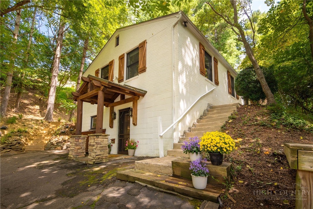 214 Blanwood Drive