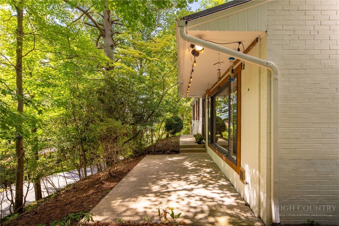 214 Blanwood Drive