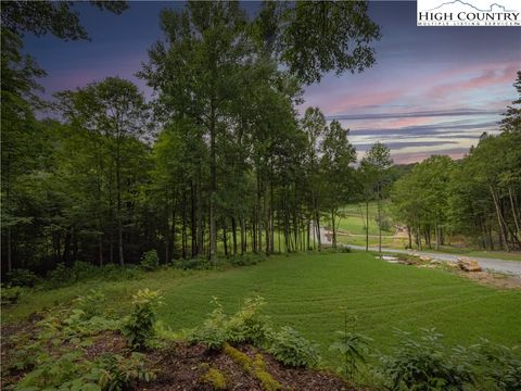 Photo of WR-9 Sierra, Elk Park, NC 28622 (MLS # 259302)