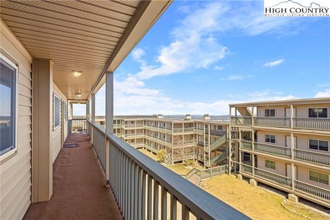 Photo of 301 Pinnacle Inn Road #3305, Beech Mountain, NC 28604 (MLS # 257918) Photo of 301 Pinnacle Inn Road #3305, Beech Mountain, NC 28604 (MLS # 257918)