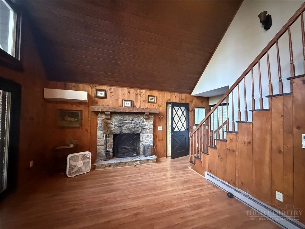 419 Saddle Lane