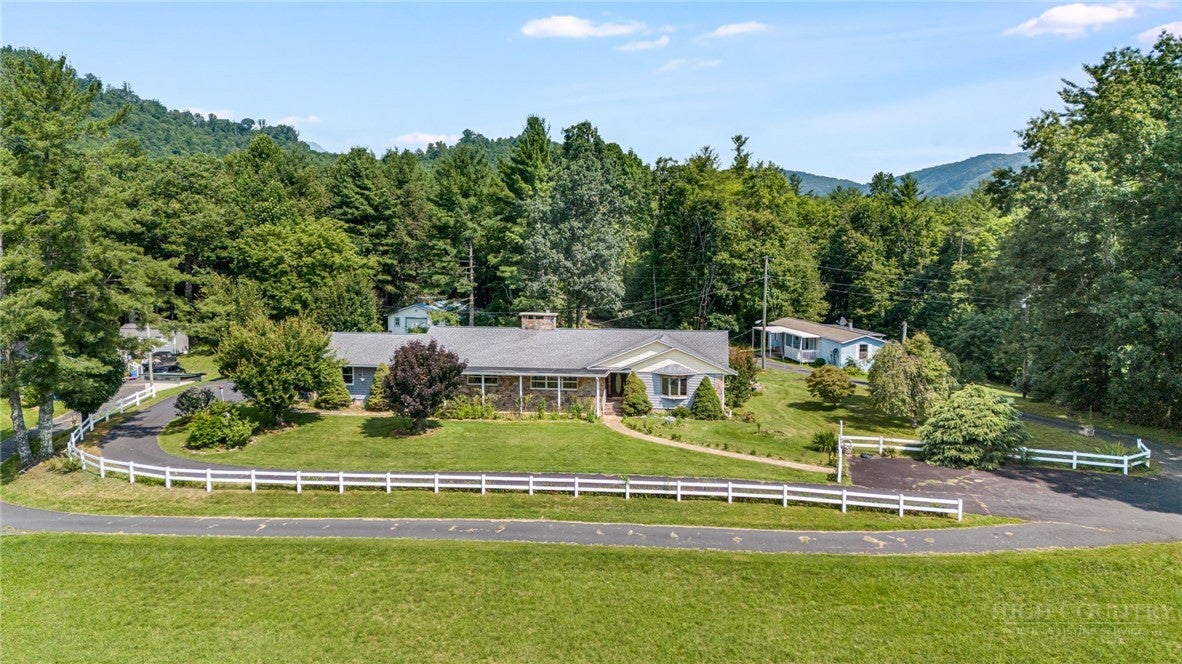 136 Summer Lane