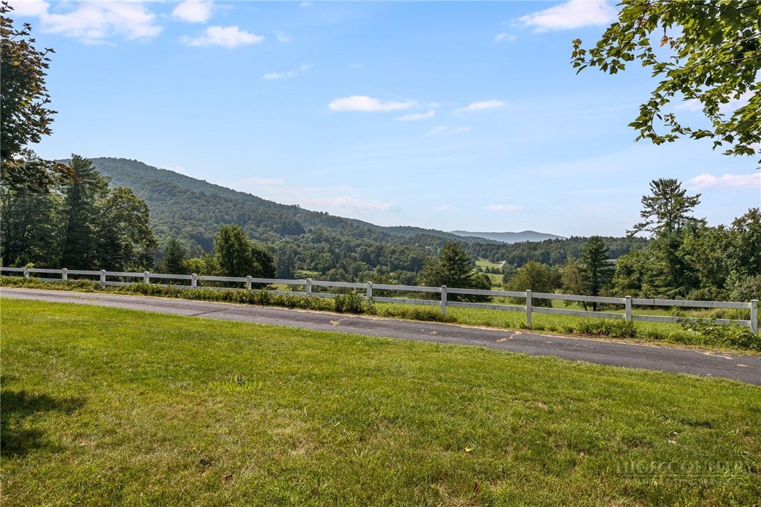 136 Summer Lane