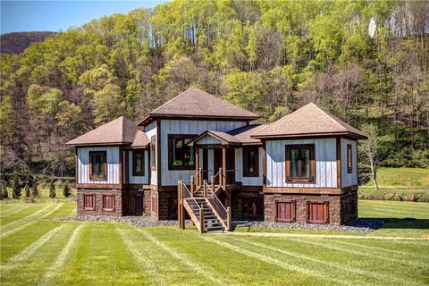 Photo of 972 W Deep Ford Road, Lansing, NC 28643 (MLS # 261360)