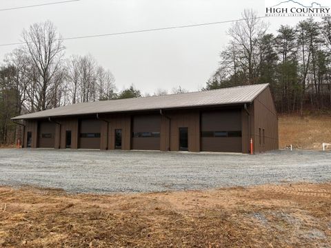 Photo of 1829 Blowing Rock Boulevard, Lenoir, NC 28645 (MLS # 257120)