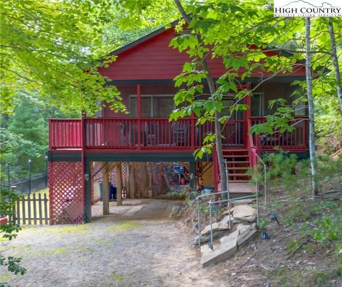 Photo of 582 Deer Crossing Lane, Lenoir, NC 28645 (MLS # 257913)