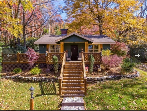 Photo of 269 Sunrise Cove, Blowing Rock, NC 28605 (MLS # 264187)