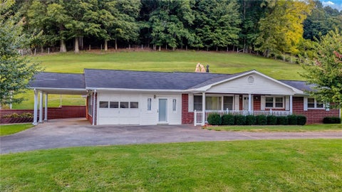 Photo of 1151 Buck Mountain Circle, West Jefferson, NC 28694 (MLS # 264797)