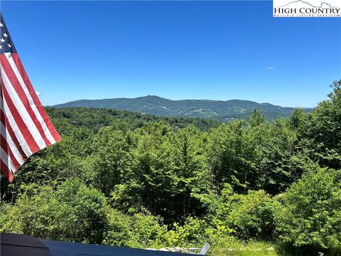 Photo of 315 Skyleaf Drive #D-18, Sugar Mountain, NC 28604 (MLS # 253402)