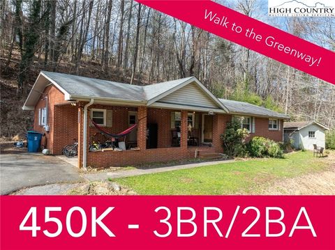 Photo of 182 Owens Drive, Boone, NC 28607 (MLS # 260335)