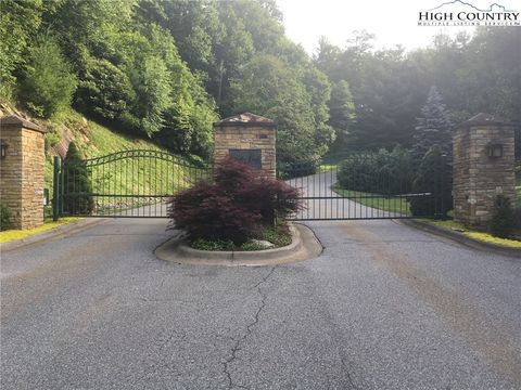 Photo of Lot 112 W West Indrio Road, Blowing Rock, NC 28605 (MLS # 253292)