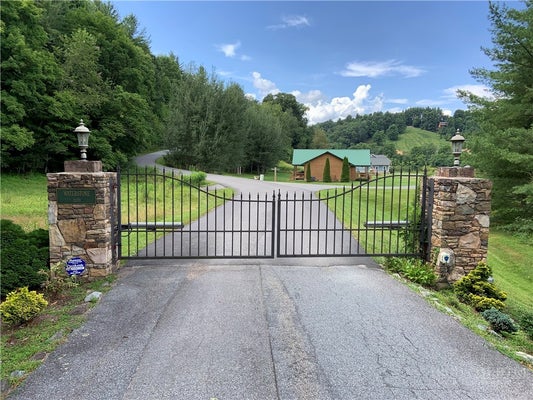 LOT 32 WATERSTONE DRIVE, BOONE, NC 28607 - Image f81aee03b8a4ea7cf2b5faf4f0905012/3927863109
