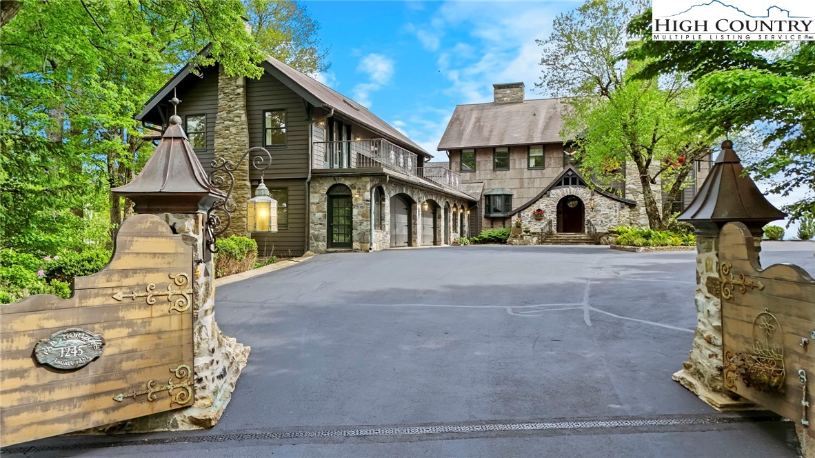 Blowing Rock, North Carolina 28605, United States, 4 Bedrooms Bedrooms, ,5 BathroomsBathrooms,Residential,Active,138763