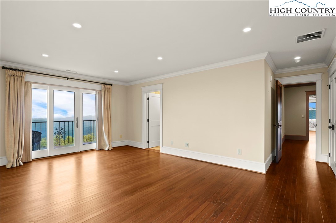 Blowing Rock, North Carolina 28605, United States, 4 Bedrooms Bedrooms, ,5 BathroomsBathrooms,Residential,Active,138763