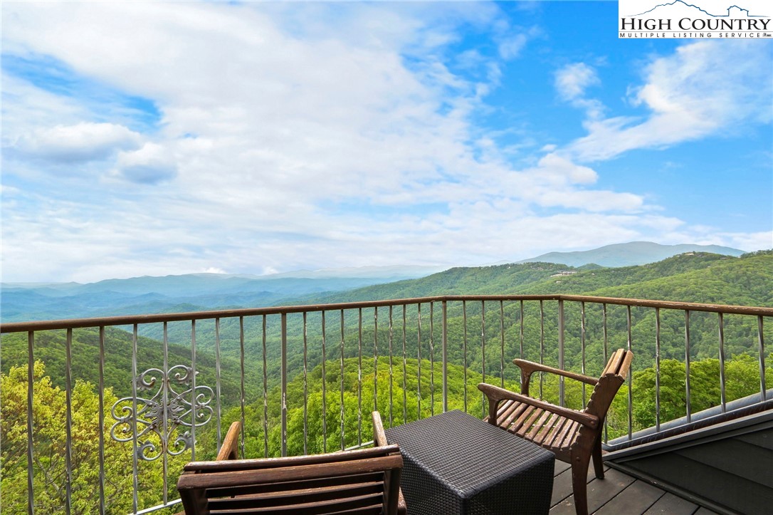 Blowing Rock, North Carolina 28605, United States, 4 Bedrooms Bedrooms, ,5 BathroomsBathrooms,Residential,Active,138763