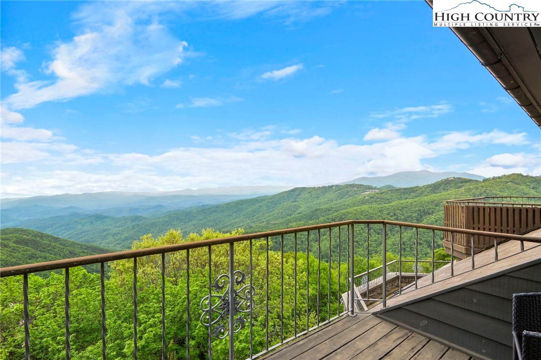 Blowing Rock, North Carolina 28605, United States, 4 Bedrooms Bedrooms, ,5 BathroomsBathrooms,Residential,Active,138763