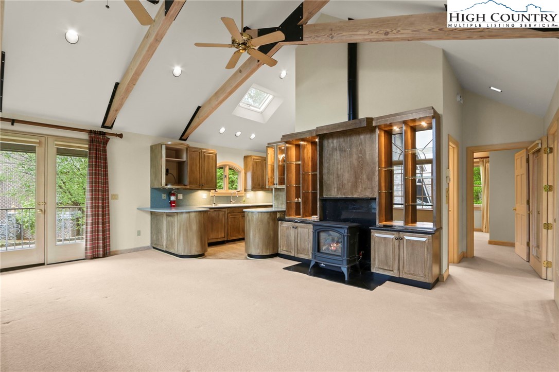 Blowing Rock, North Carolina 28605, United States, 4 Bedrooms Bedrooms, ,5 BathroomsBathrooms,Residential,Active,138763