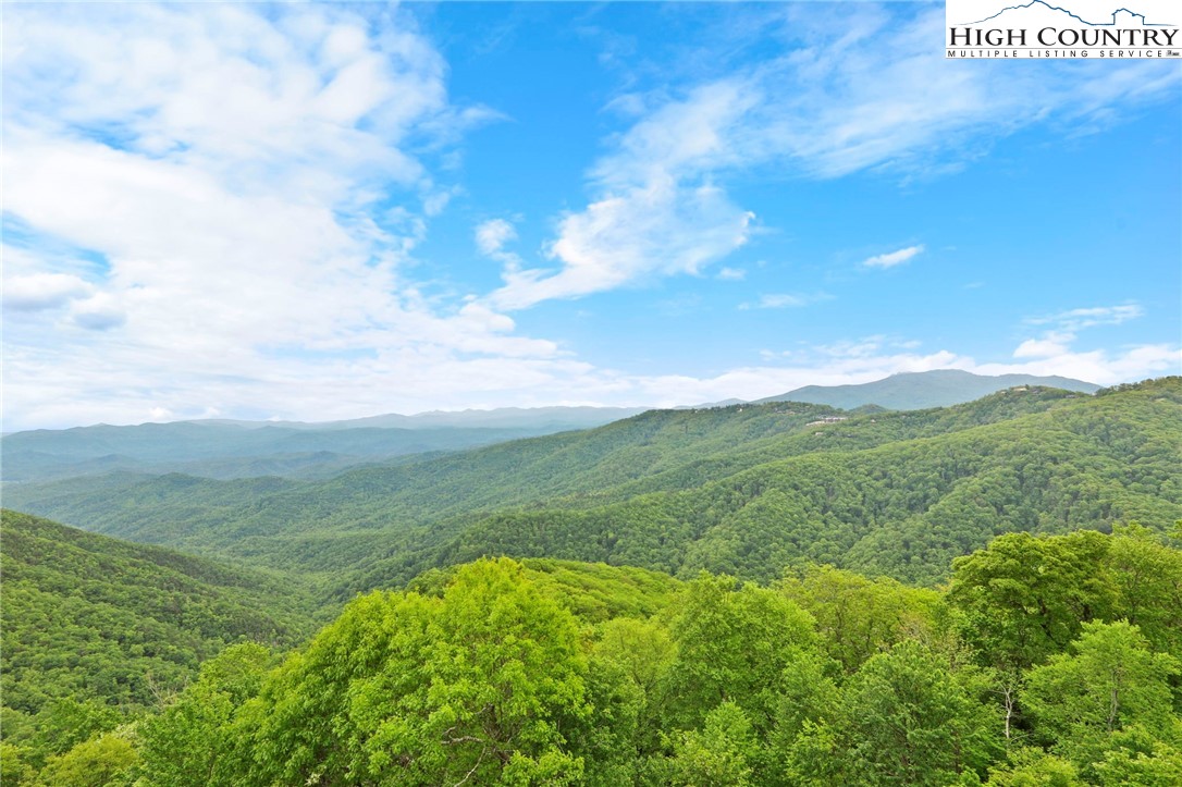 Blowing Rock, North Carolina 28605, United States, 4 Bedrooms Bedrooms, ,5 BathroomsBathrooms,Residential,Active,138763