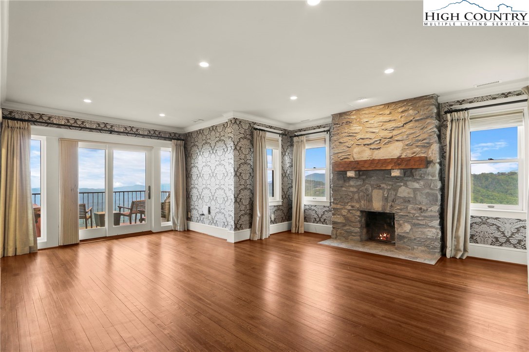 Blowing Rock, North Carolina 28605, United States, 4 Bedrooms Bedrooms, ,5 BathroomsBathrooms,Residential,Active,138763
