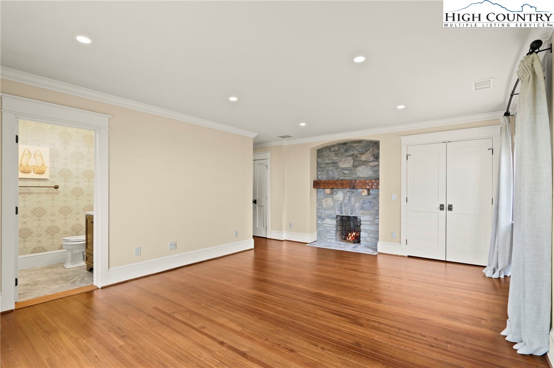 Blowing Rock, North Carolina 28605, United States, 4 Bedrooms Bedrooms, ,5 BathroomsBathrooms,Residential,Active,138763