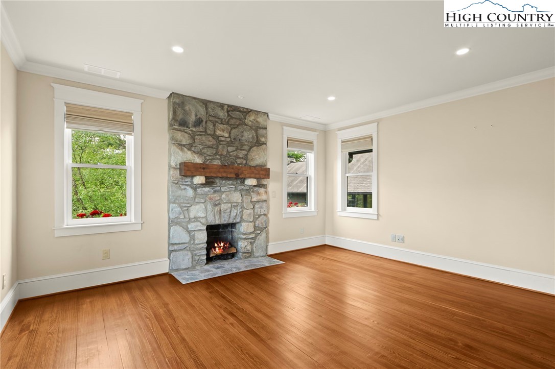 Blowing Rock, North Carolina 28605, United States, 4 Bedrooms Bedrooms, ,5 BathroomsBathrooms,Residential,Active,138763