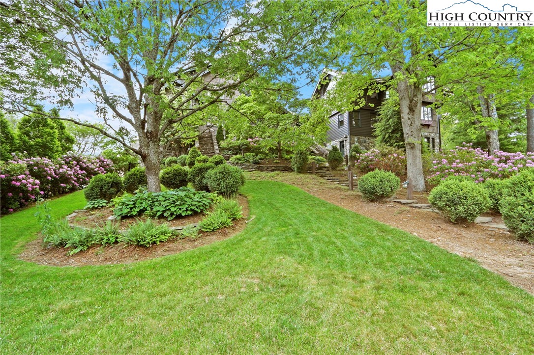 Blowing Rock, North Carolina 28605, United States, 4 Bedrooms Bedrooms, ,5 BathroomsBathrooms,Residential,Active,138763