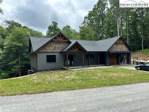 Photo of 183 N Kinsale Drive, Boone, NC 28607 (MLS # 253849)