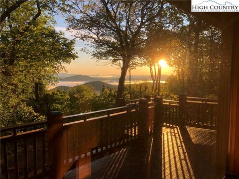 Photo of 294 Vail Dr Drive, Blowing Rock, NC 28605 (MLS # 254118)