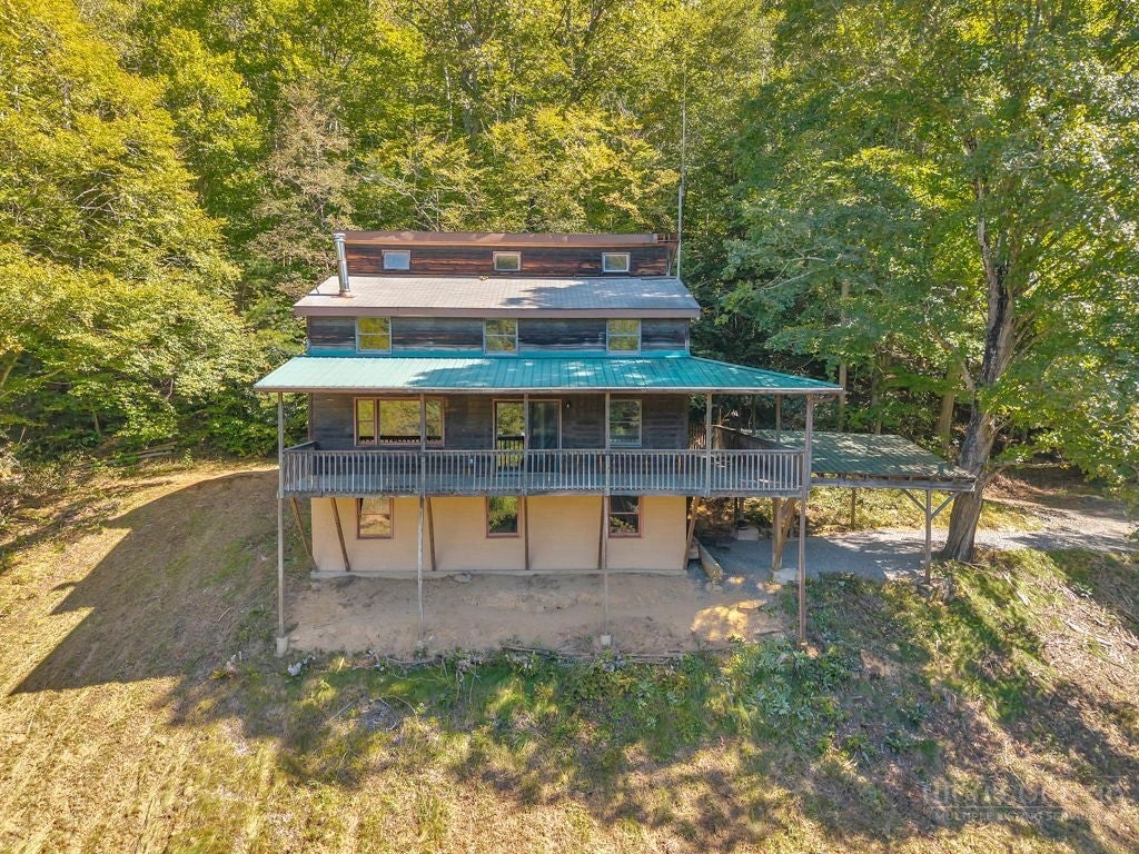 913 Horseshoe Trail