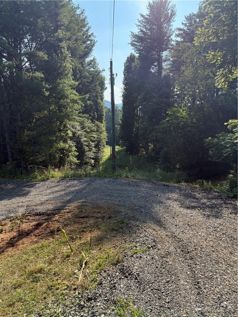 915, 951 QC Smith Road