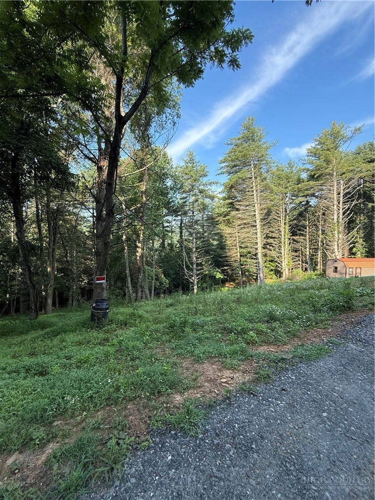 915, 951 QC Smith Road