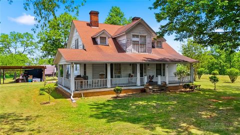 Photo of 3450 Sparta Road, North Wilkesboro, NC 28659 (MLS # 261957)
