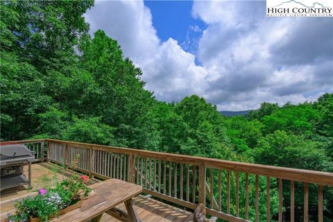 Photo of 914 Balsam Drive, Newland, NC 28657 (MLS # 254635) Photo of 914 Balsam Drive, Newland, NC 28657 (MLS # 254635)