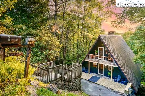 Photo of 179 Rhododendron Drive, Beech Mountain, NC 28604 (MLS # 260845)