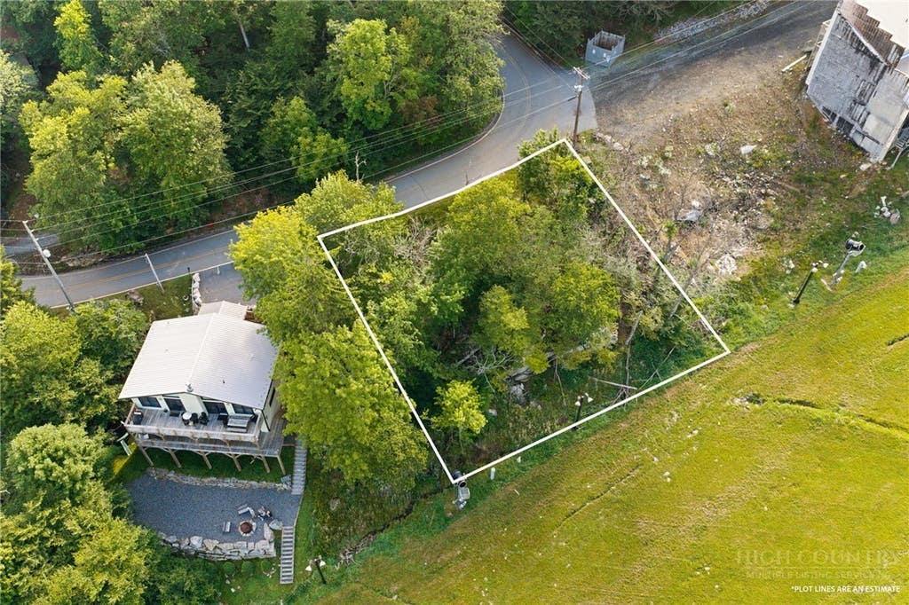 Photo of 107 Wedling Weg, Beech Mountain, NC 28604 (MLS # 263061)