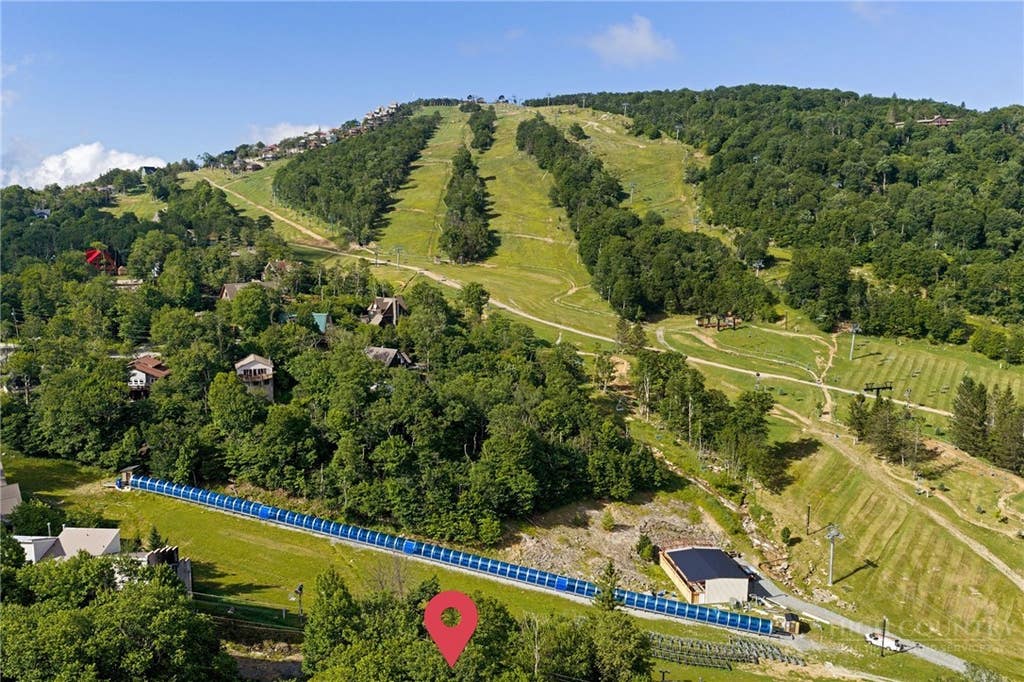 Photo of 107 Wedling Weg, Beech Mountain, NC 28604 (MLS # 263061)