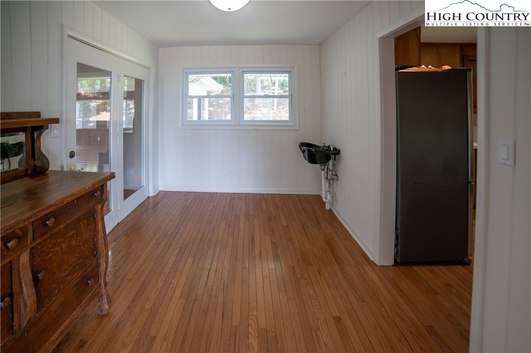 Elk Park, North Carolina 28622, United States, 5 Bedrooms Bedrooms, ,4 BathroomsBathrooms,Residential,Active,157905