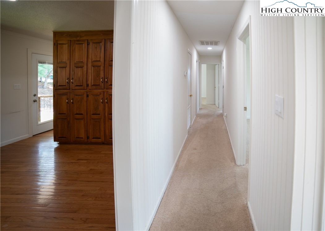 Elk Park, North Carolina 28622, United States, 5 Bedrooms Bedrooms, ,4 BathroomsBathrooms,Residential,Active,157905