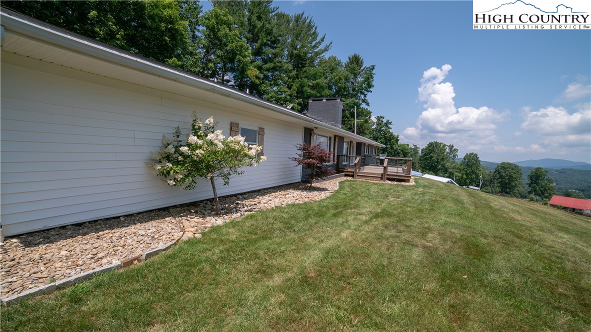 Elk Park, North Carolina 28622, United States, 5 Bedrooms Bedrooms, ,4 BathroomsBathrooms,Residential,Active,157905